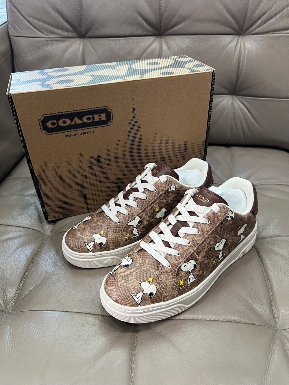 Coach X Peanuts  Sneaker In Signature Canvas With Snoopy Print Size：7、8.5、9.5men